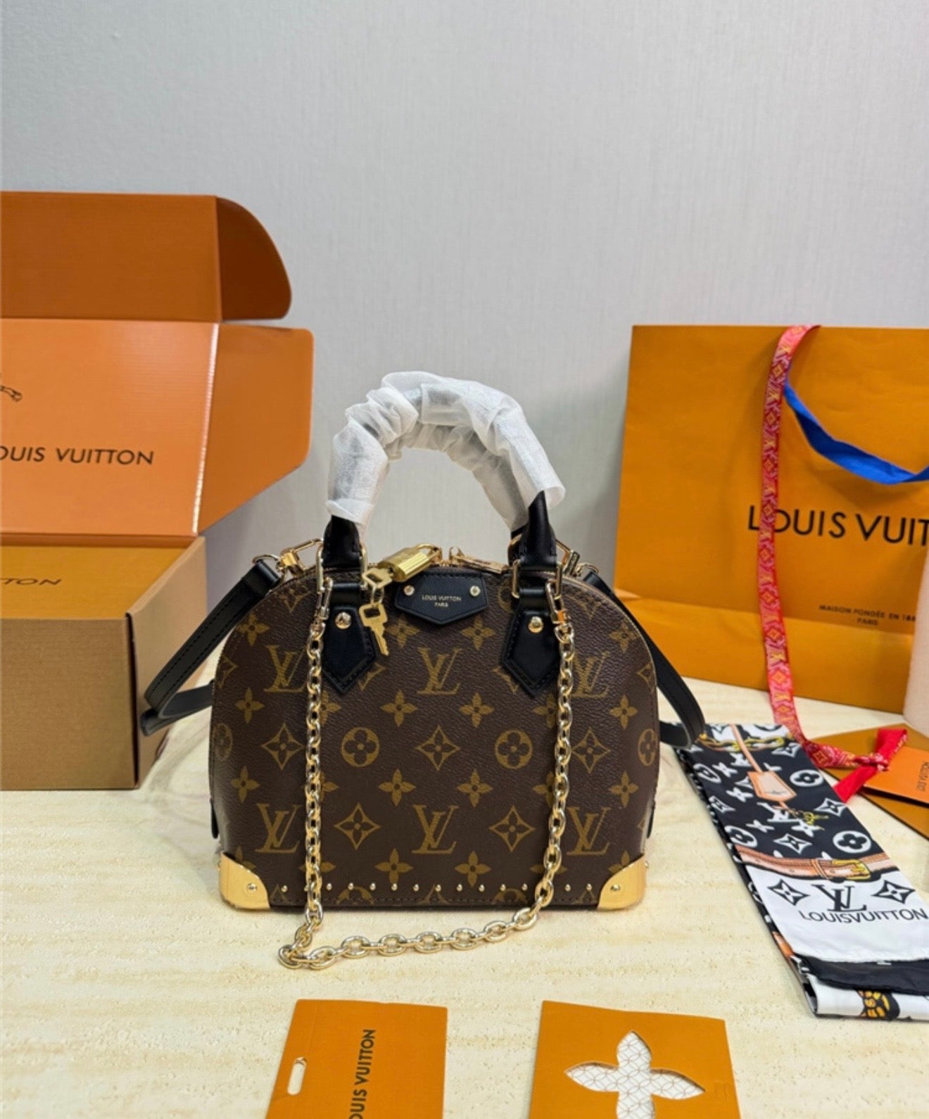 LV PURSE